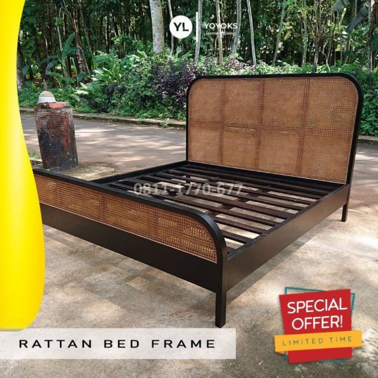 TTA92 tempat tidur bayi kayu.jpg