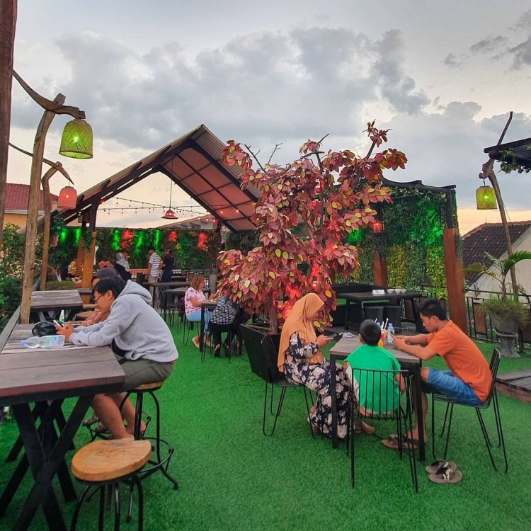 Rooftop 3 SOEMOER TIMBO.jpg