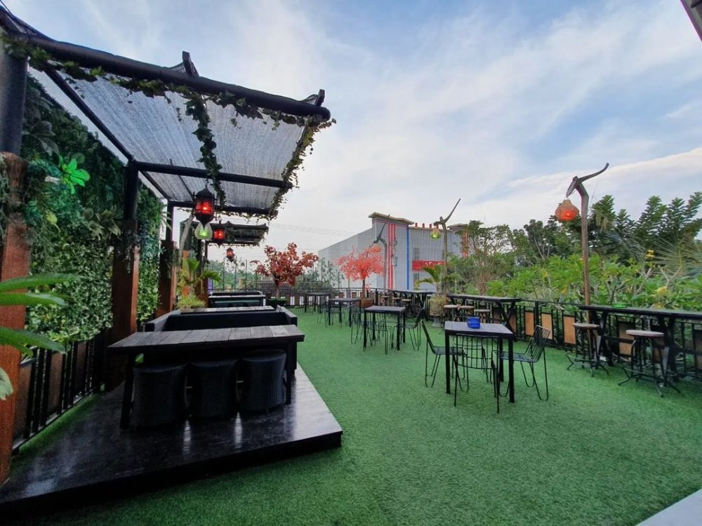 Rooftop 2 SOEMOER TIMBO.jpg