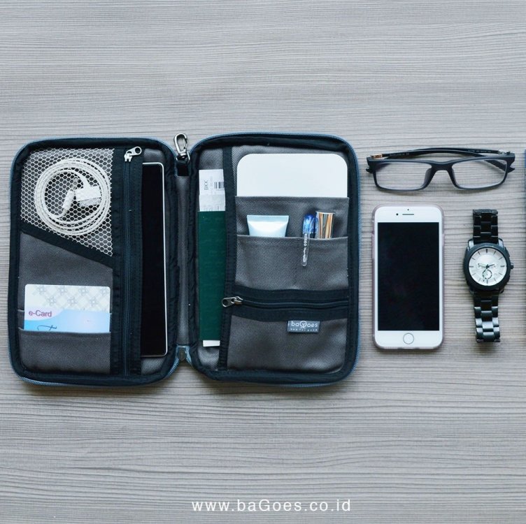 Tas Dompet Clutch Lipat Pria Wanita Kartu HP Original baGoes.jpg