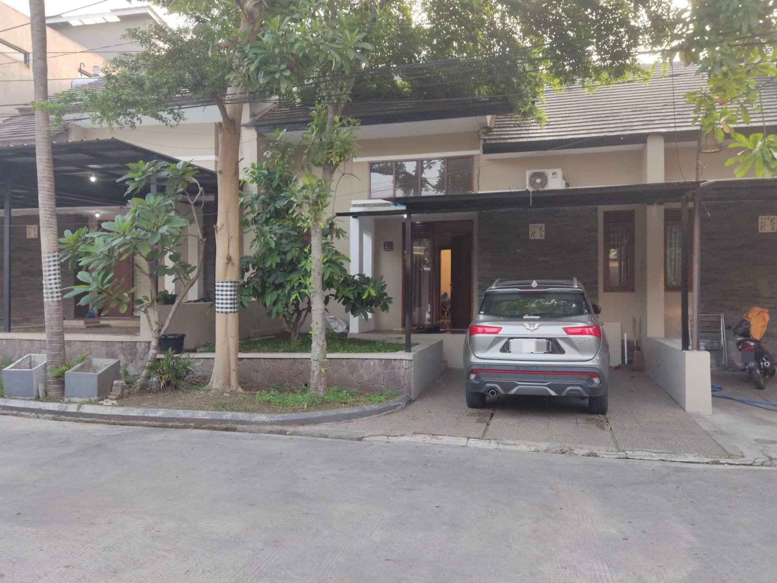 Dijual Rumah Strategis di Kota Bali Residence Dekat Tol Padalarang