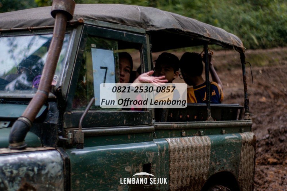 68 wisata offroad lembang land rover.jpg