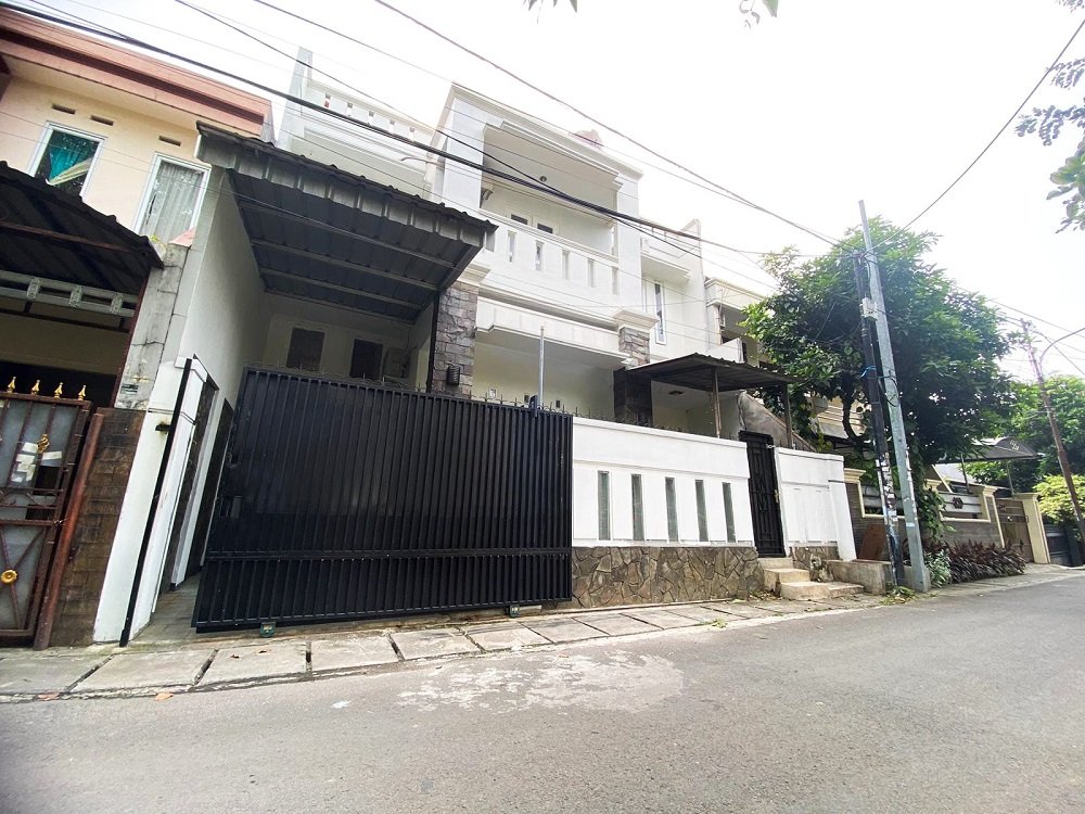 Rumah Dijual di Komplek DKI Joglo Kembangan Jakarta Barat Dekat Universitas Mercu Buana, Lippo Mall Puri, RSUD Kembangan, Gerbang Tol Joglo