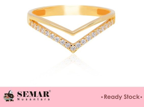 456186474_CincinEmasClorissaTriangleGold17KSemarNusantara(1).jpg.c3e7126ae974aa34482eb70f8a21bd8d.jpg
