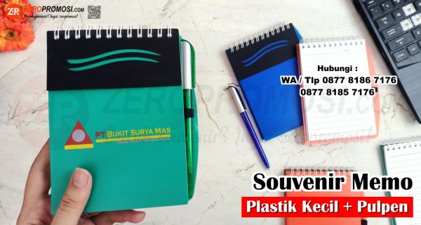 Souvenir Promosi Memo Plastik Kecil + Pulpen Custom Logo.jpg