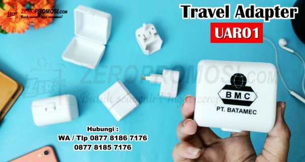 Souvenir Universal Travel Adapter Multifungsi Kode UAR01 Custom.jpg