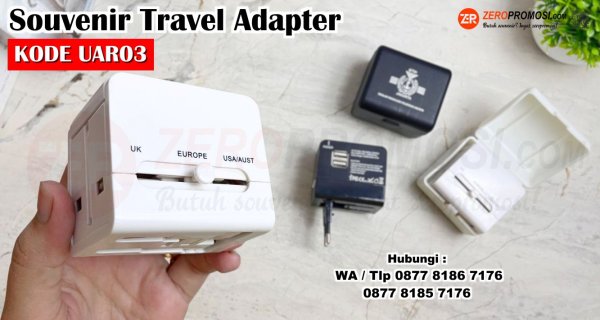 Travel Adapter UAR03.jpg