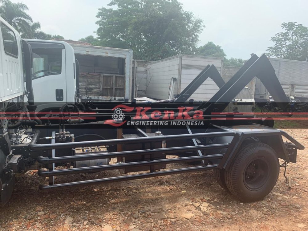 Karoseri Arm Roll - Kendaraan Angkutan Sampah __ PT. KenKa Engineering Indonesia __ IMG-20191203-WA0007.jpg.jpg