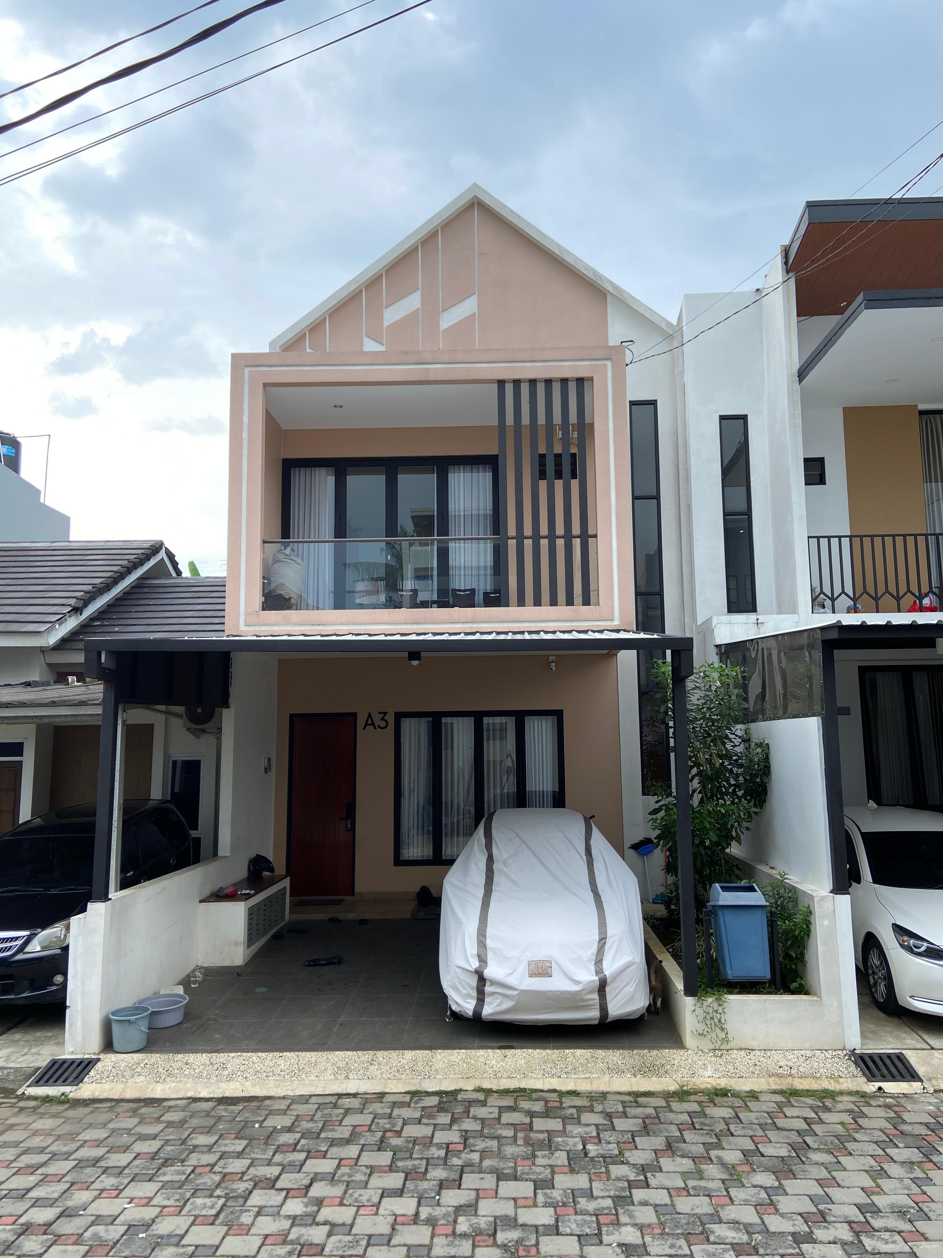 Rumah 2 Lantai Royal Botanica Yasmin Di Kota Bogor