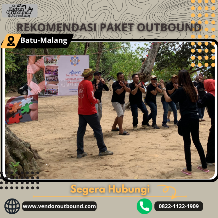 Sekelompok peserta (tim) sedang berkolaborasi mengatasi tantangan fisik yang disimulasikan (misalnya, menyeberangi rintangan dengan alat terbatas) dalam outbound Gemilang Katun, mensimulasikan identifikasi dan mitigasi risiko.
