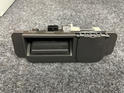 車身組件,C300 E43 W205 W222 W212 W213,BENZ 尾冚制 REAR RELEASE HANDLE / LEFT GATE SWITCH A099750360064,A099750360064