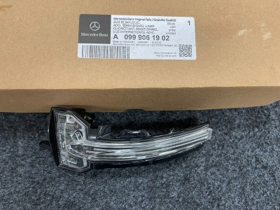 電子儀器,A CLASS W177,BENZ A CLASS W177 左側鏡指揮燈 LEFT DOOR MIRROR TURN INDICATOR A099906,A0999061902