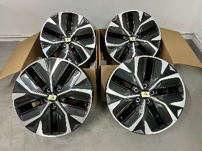  胎軨,朱先生,7.5Jx19 PCD114.3x5,