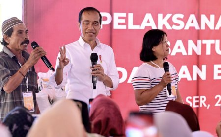 Presiden Joko Widodo Tinjau Ketersediaan Beras dan Serahkan Bantuan Pangan di Tanah Grogot