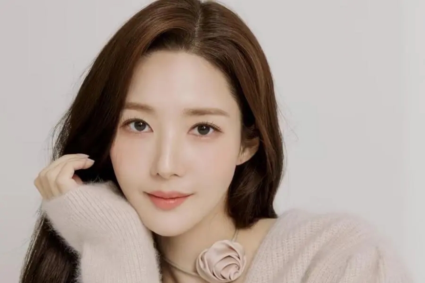 Park Min Young Konfirmasi Bakal Partisipasi di Drama The Confidence Man KR