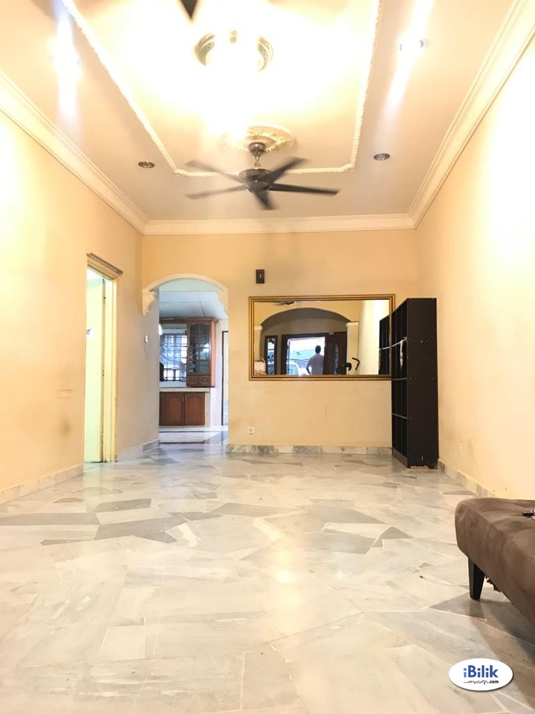 Find Room For Rent Homestay For Rent Middle Room At Bandar Tun Hussein Onn Cheras South