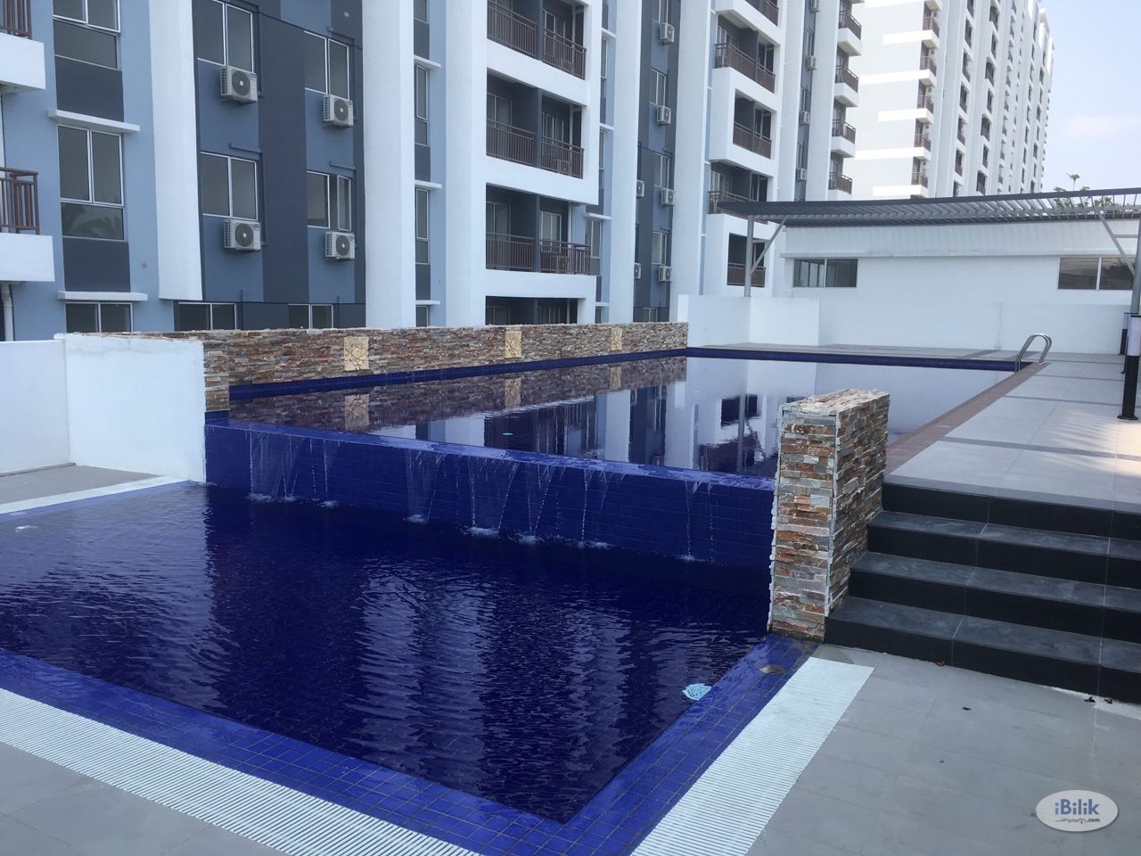 Apartment Sentrovue Bandar Puncak Alam Next To Econsave Room For Rent In