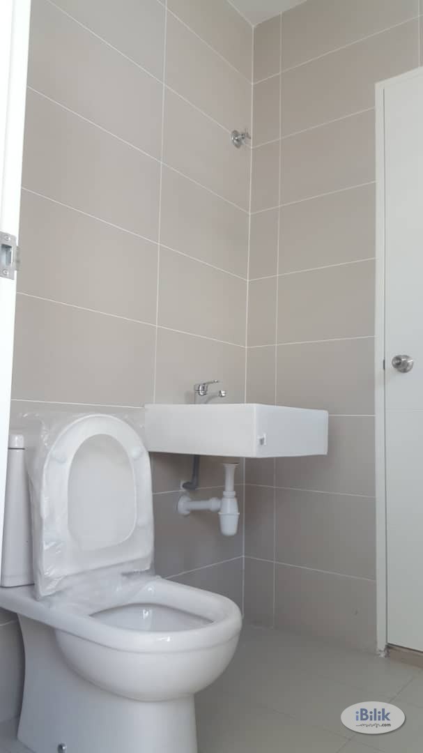 Bilik Sewa Murah Suriaman 3 (Master bedroom) Sendayan,Aeon mall 