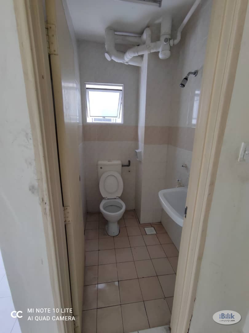 Single Room At Saujana Klia Sepang Room For Rent In