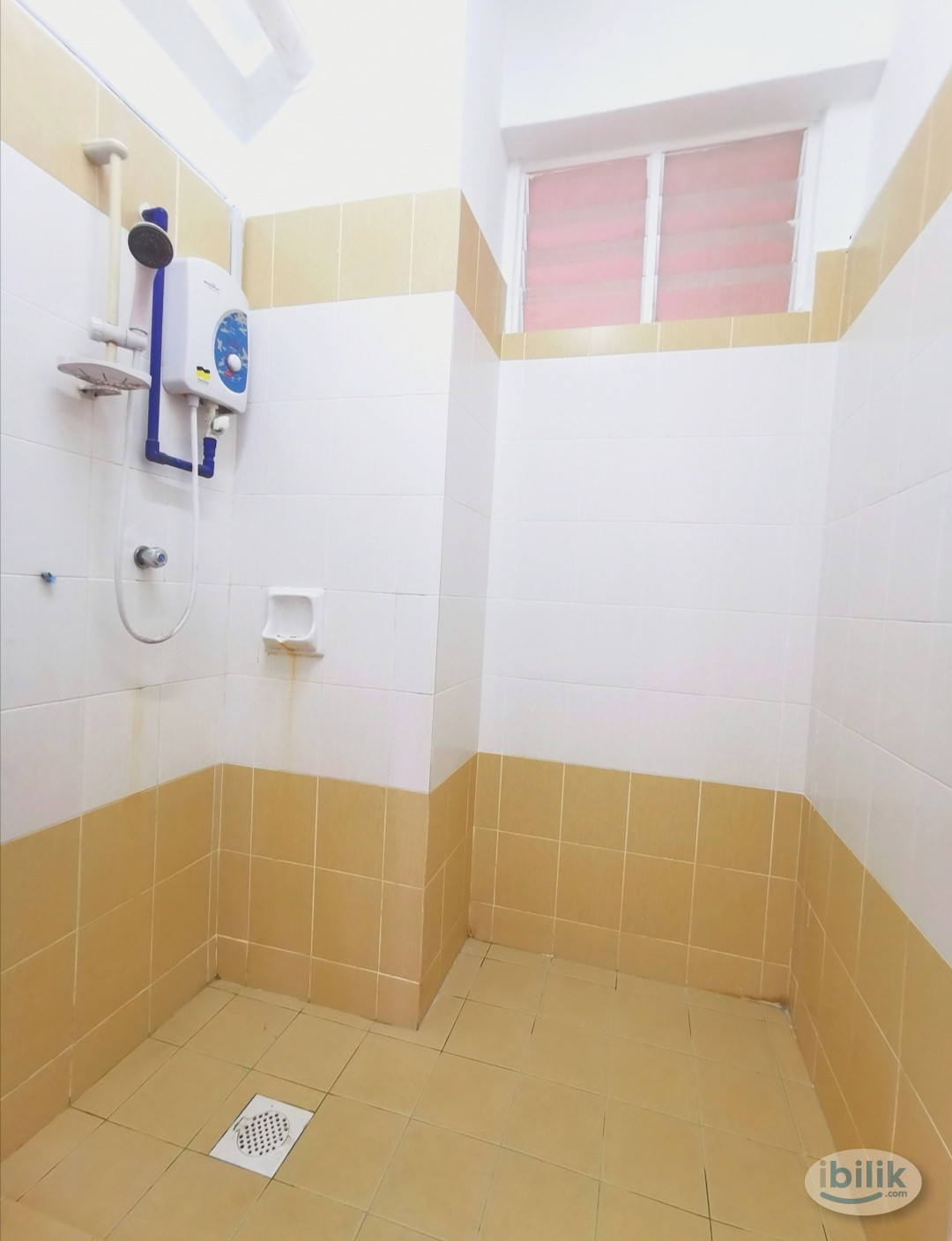 Image 4 of Single room Fully Furnished at D'Piazza Condominium, Bayan Baru - Room rental in 