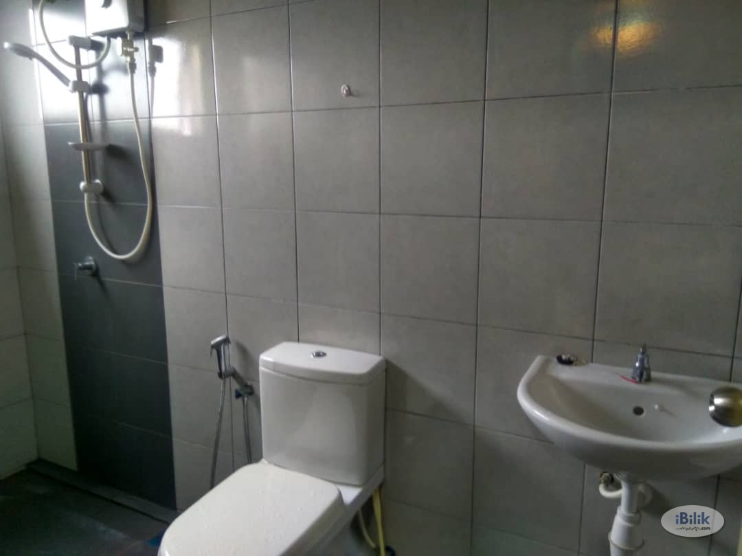Private Toilet In House Dobby Zero Deposit At Puncak 7 Shah Alam Seksyen 7 Room For Rent In