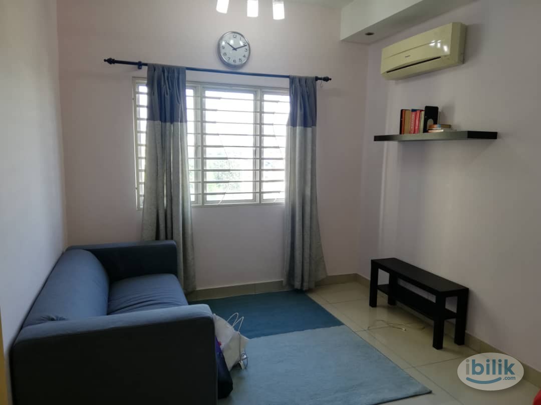 Putra Suria Residensi Master Bedroom Room For Rent In