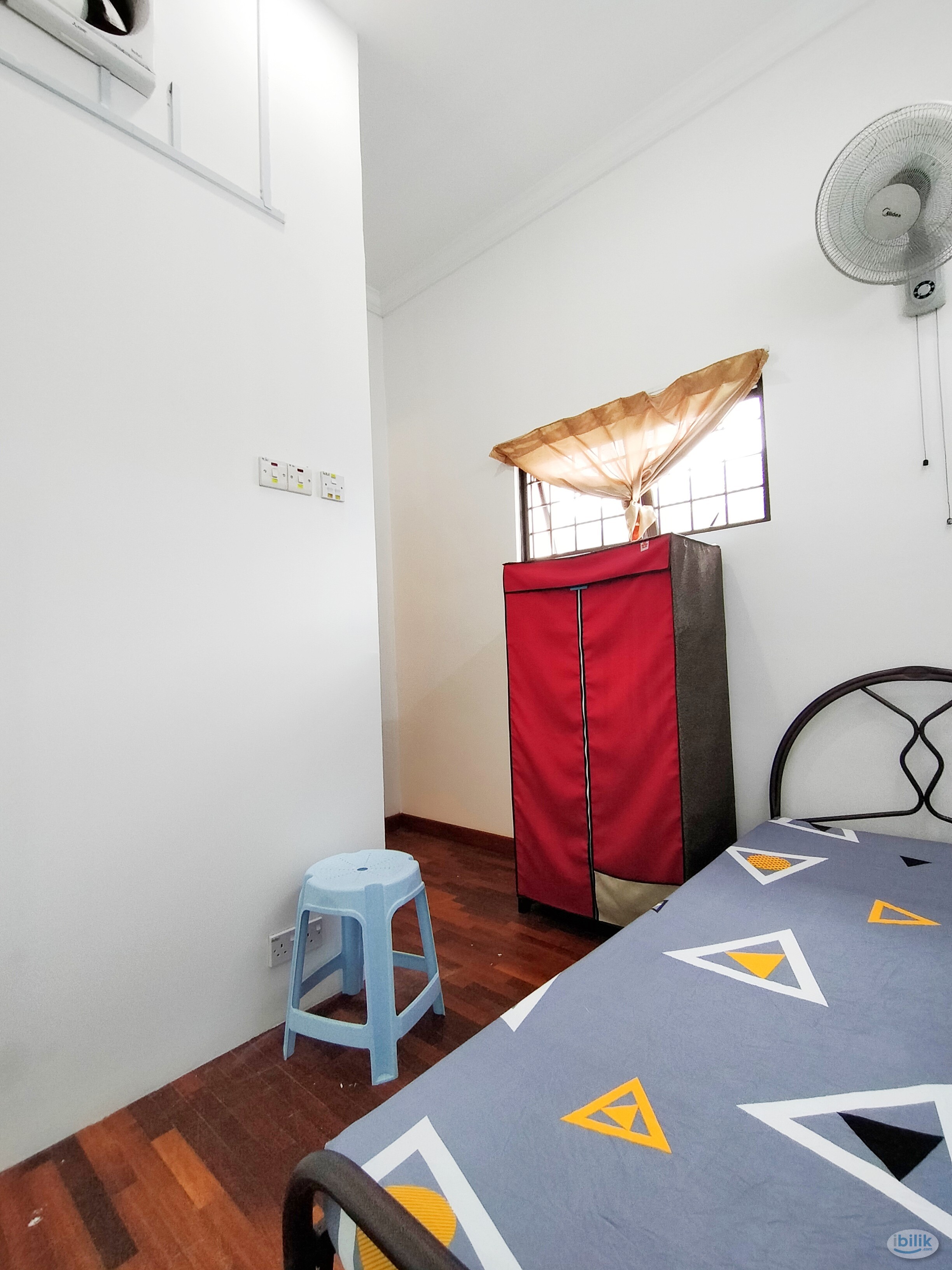 5mins 🚗 to Bandar Utama MRT Station. Single Room Rent in BU6 Near