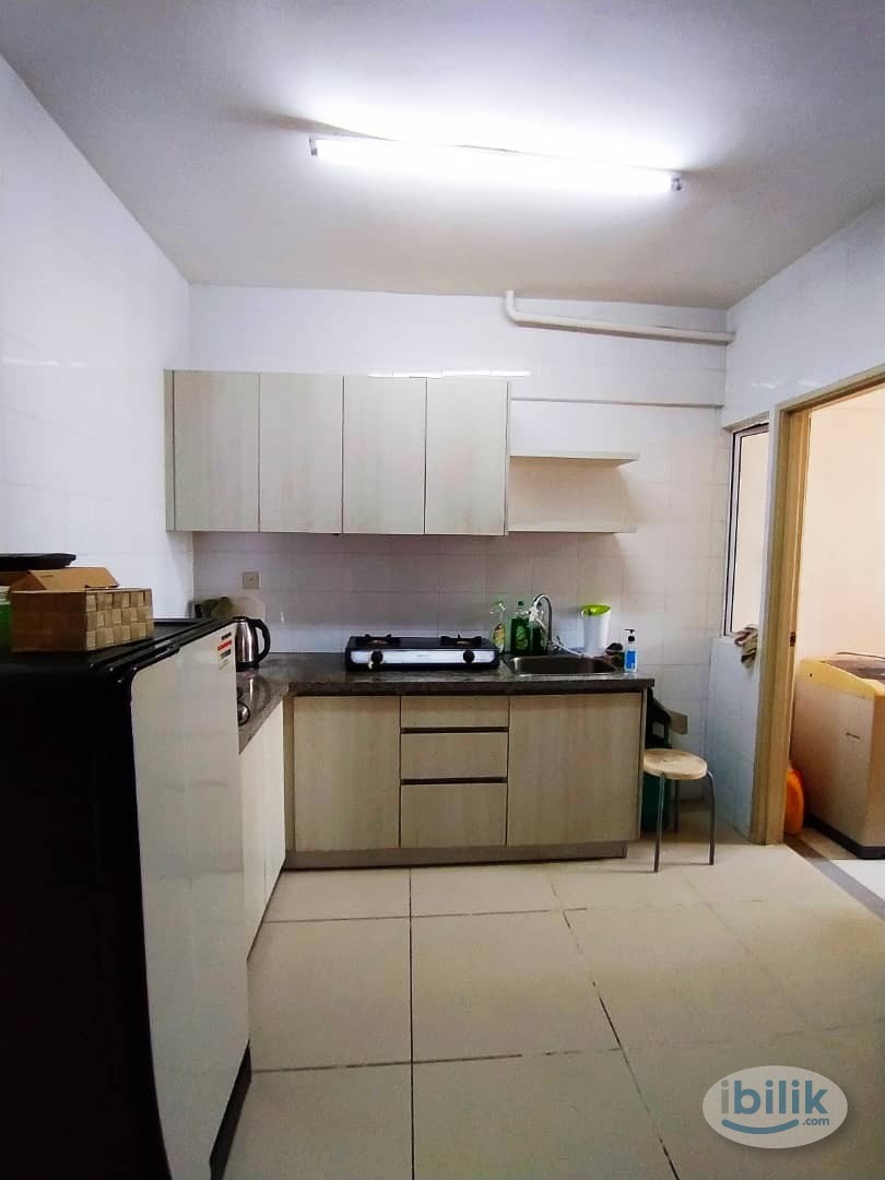 Medium Room With Parking Cova Suites Kota Damansara Room For Rent In