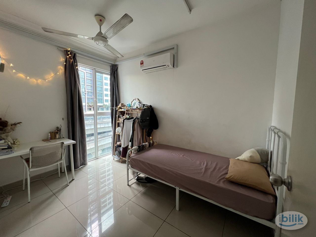 Fully furnished Middlesized Bedroom at Pacific Place , Ara Damansara