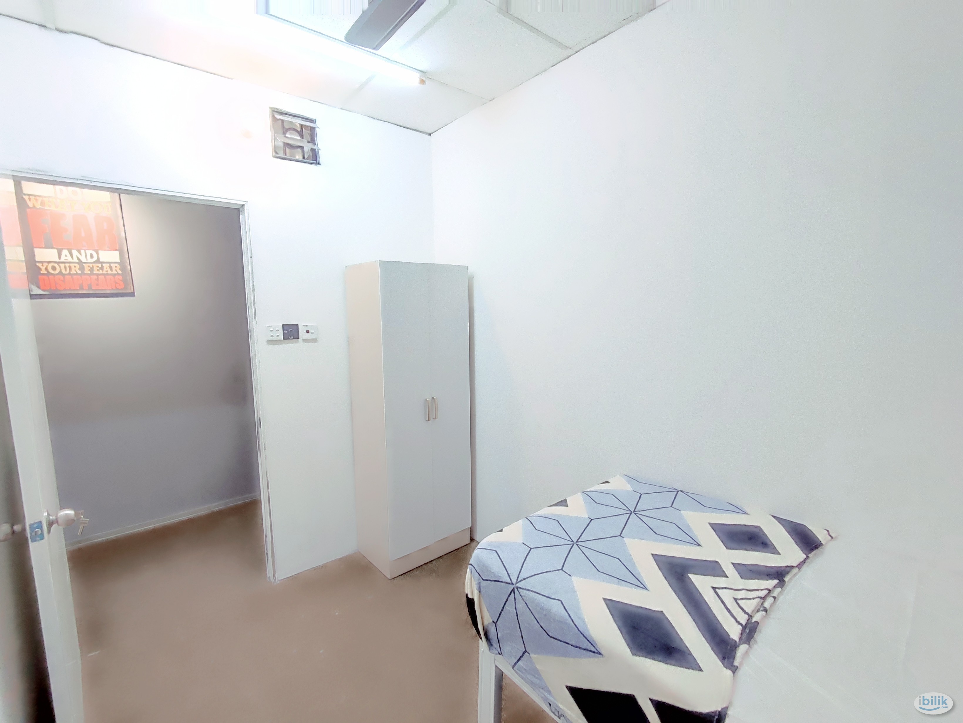 Image 1 of Single room at glomac Centro Bandar utama - Room rental in 