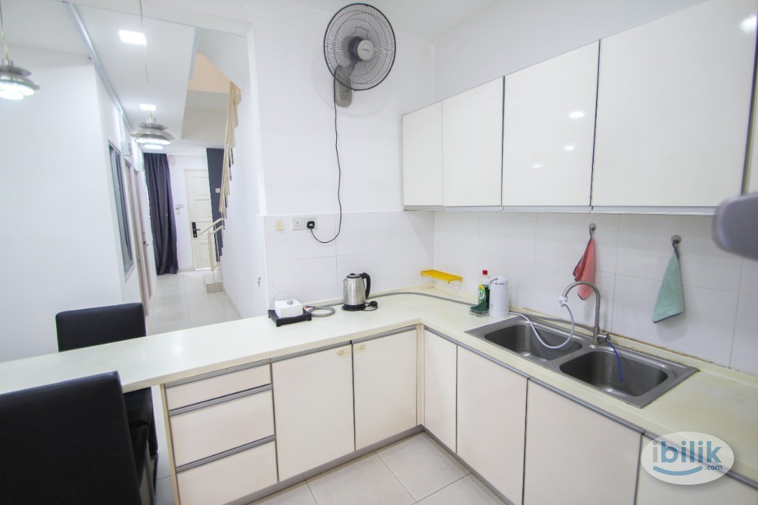 🎇D'alpinia Puchong‼️🎇Fully Furnish Middle Room With Aircond, Near IOI
