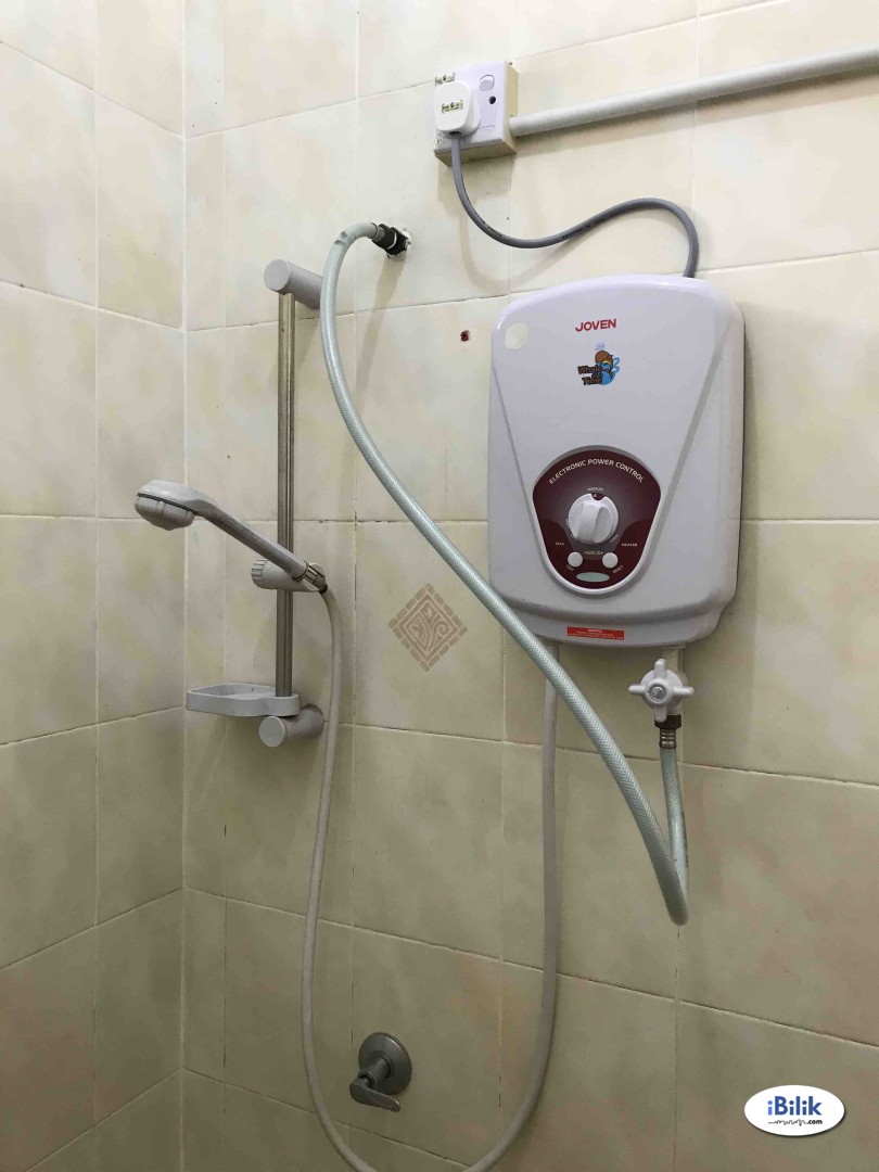 Room at Gurney Drive, Penang Room For Rent in