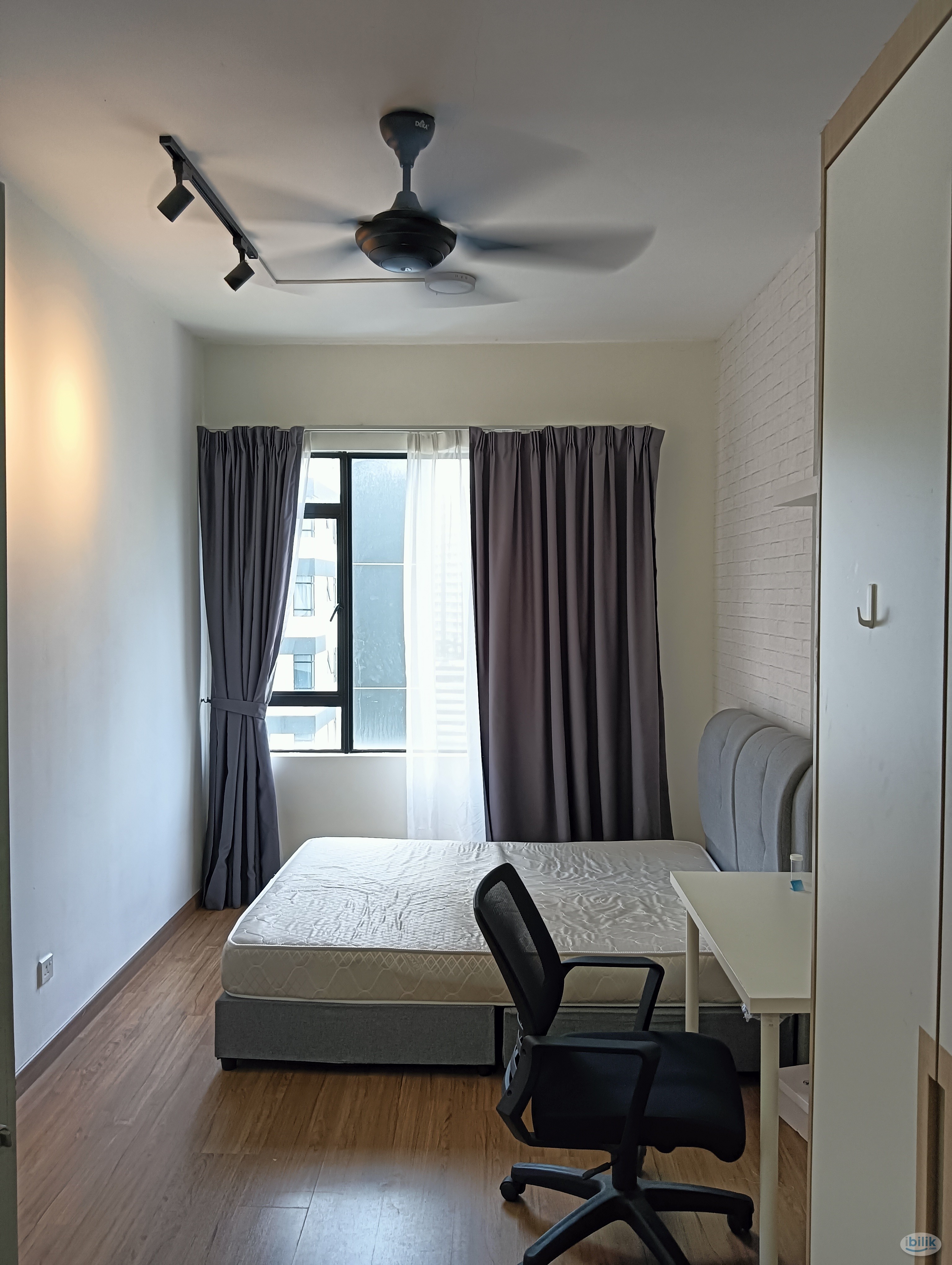 Fully Furnish Suite With Car Park at The Greens Subang West, Shah