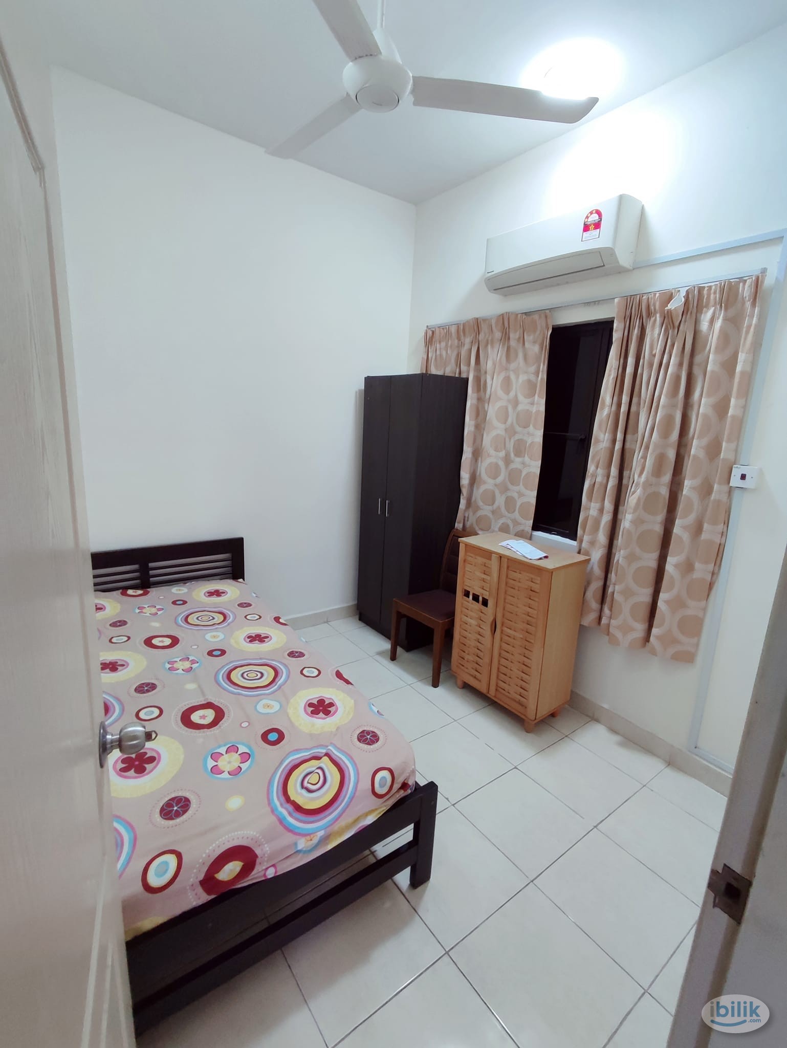 Image 2 of vacant middle room for rent at pelangi utama - Room rental in 