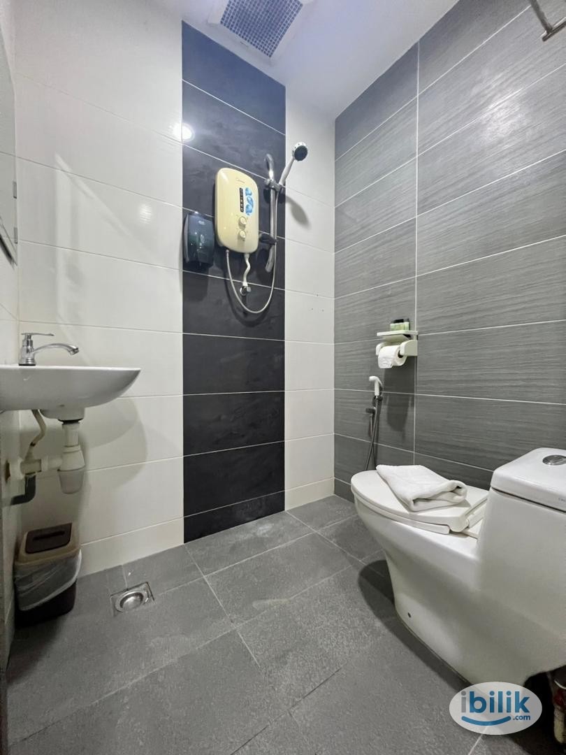 Image 3 of 💥LOW DEPOSIT💥Master Room at Taman Century Garden, Johor Bahru - Room rental in 