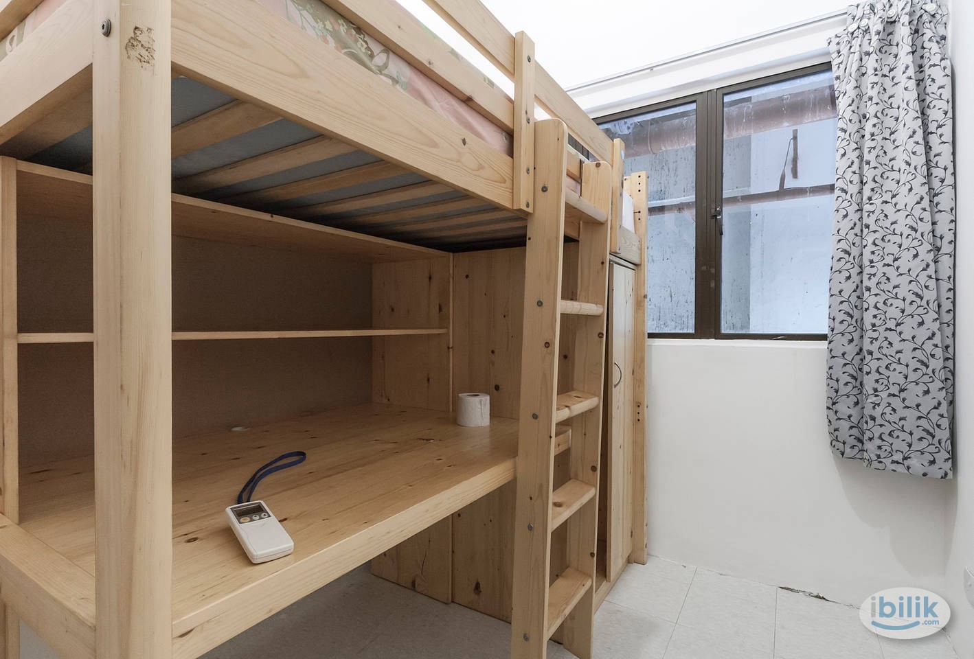 Image 1 of Single Room at Chinatown, Central Area - Room rental in 