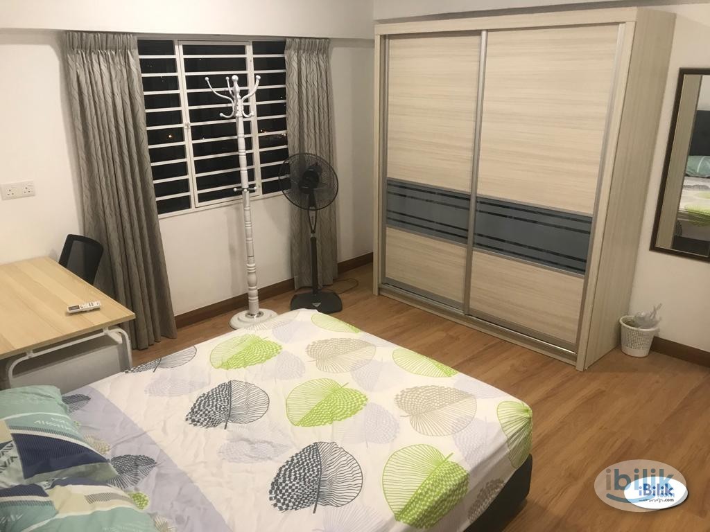 Image 2 of Middle Room at Desa Kiara, TTDI - Room rental in 