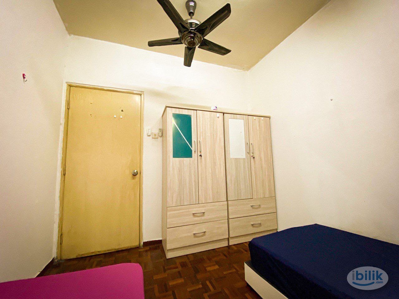 Middle Room at Cemara Apartment, Bandar Sri Permaisuri Room For Rent in