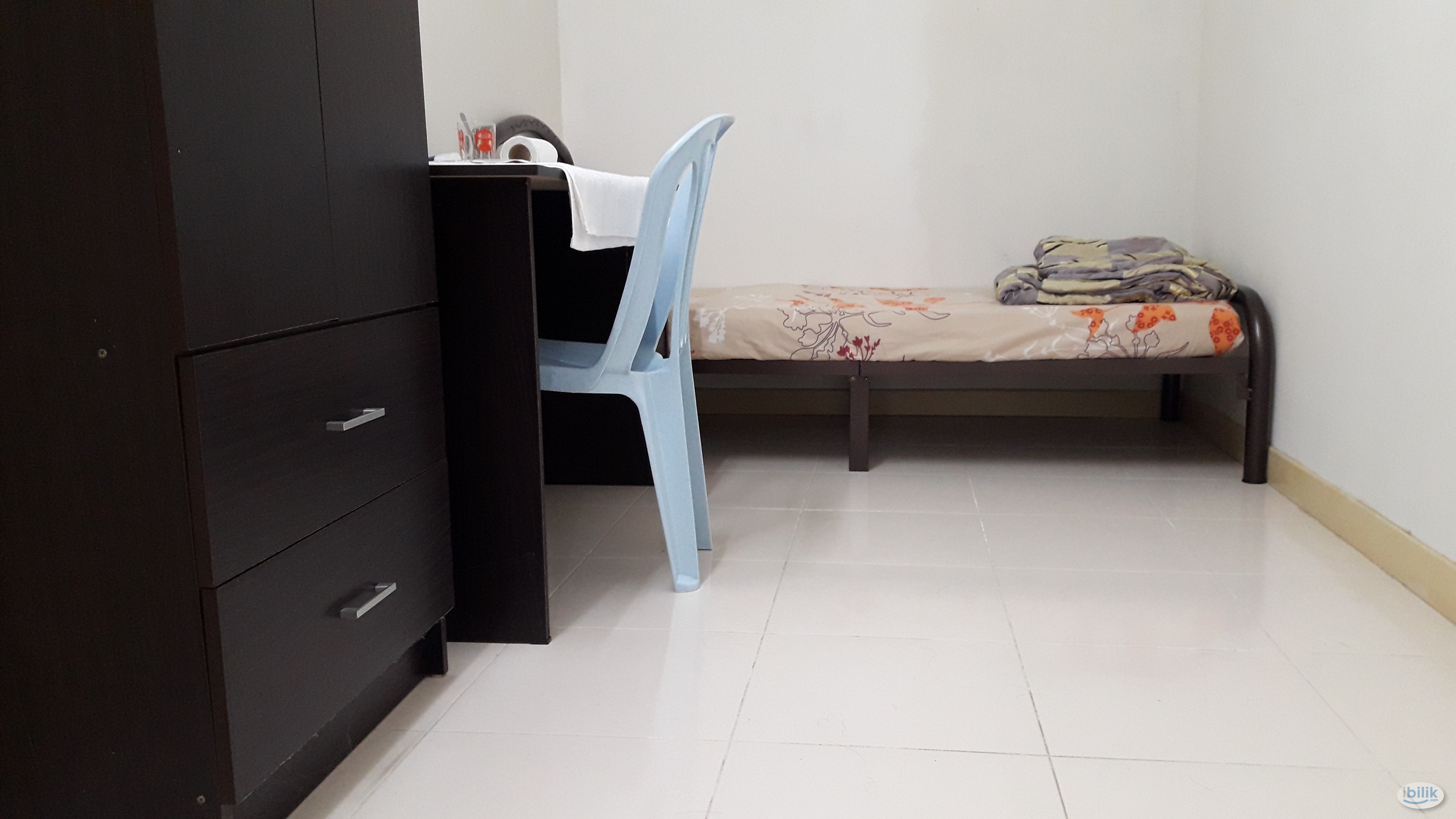 Master Room with private bathroom at Cyberia Townvilla 2 or Block E