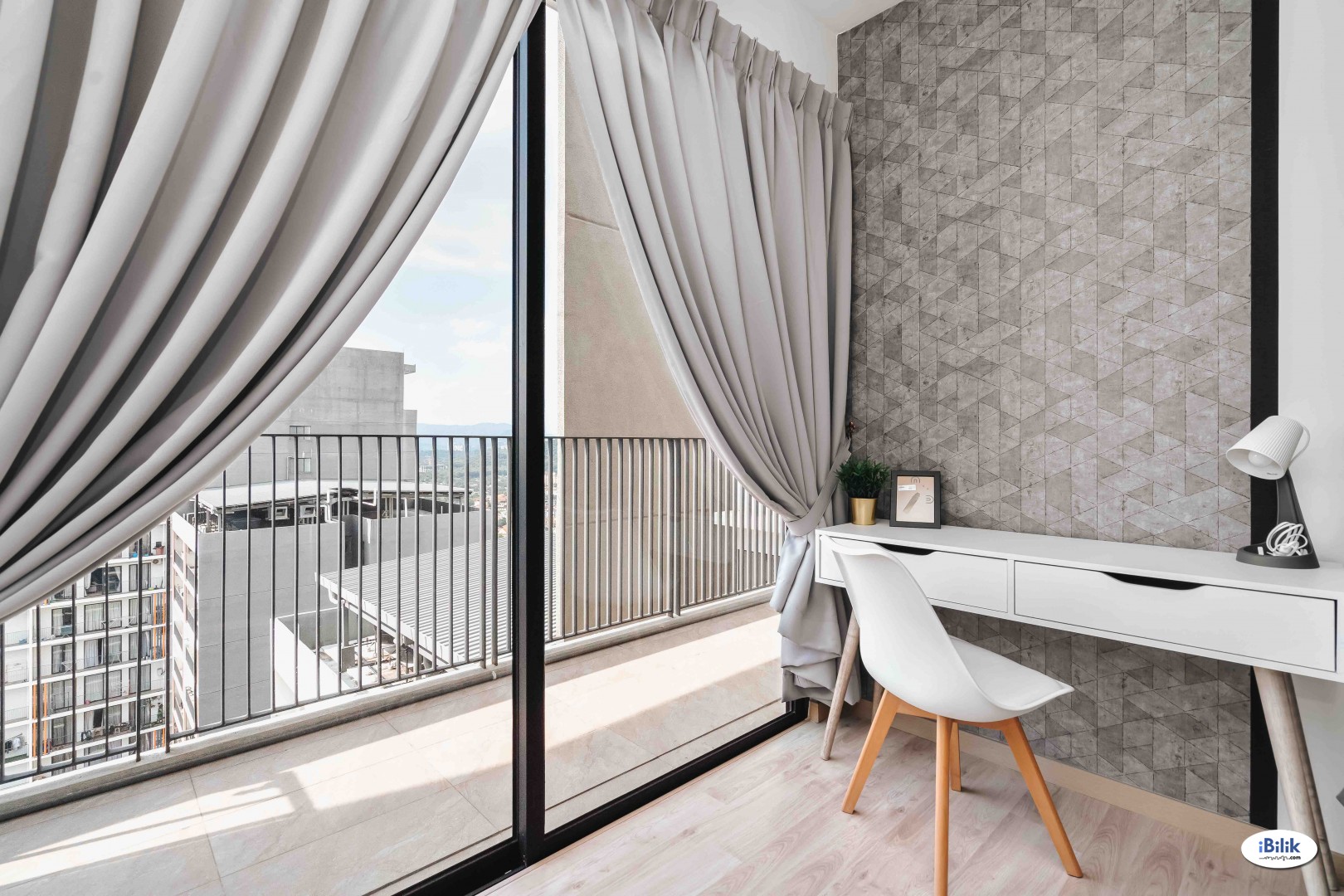 Image 3 of Middle Room at Emporis, Kota Damansara - Room rental in 