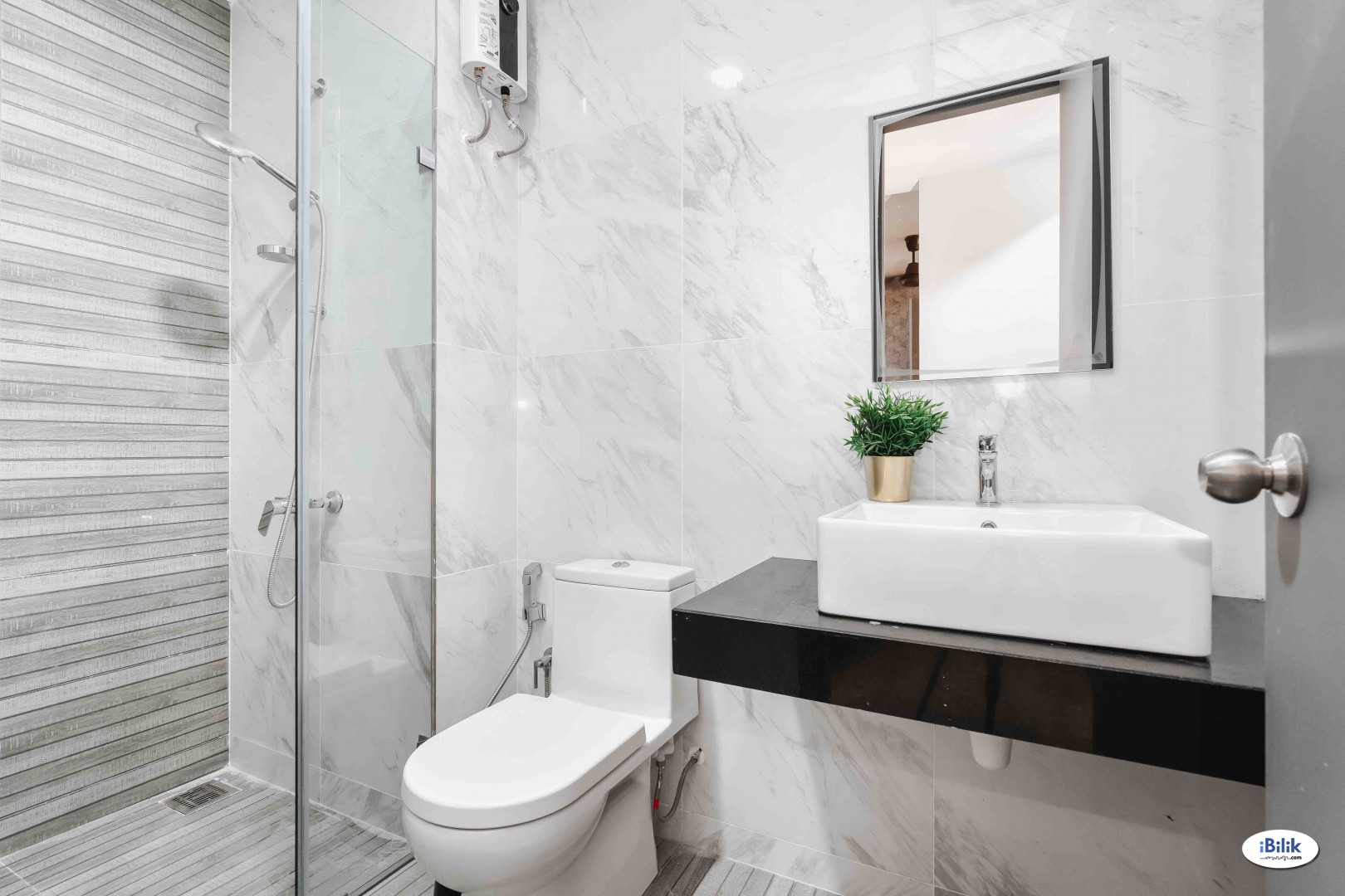 Image 5 of Middle Room at Emporis, Kota Damansara - Room rental in 