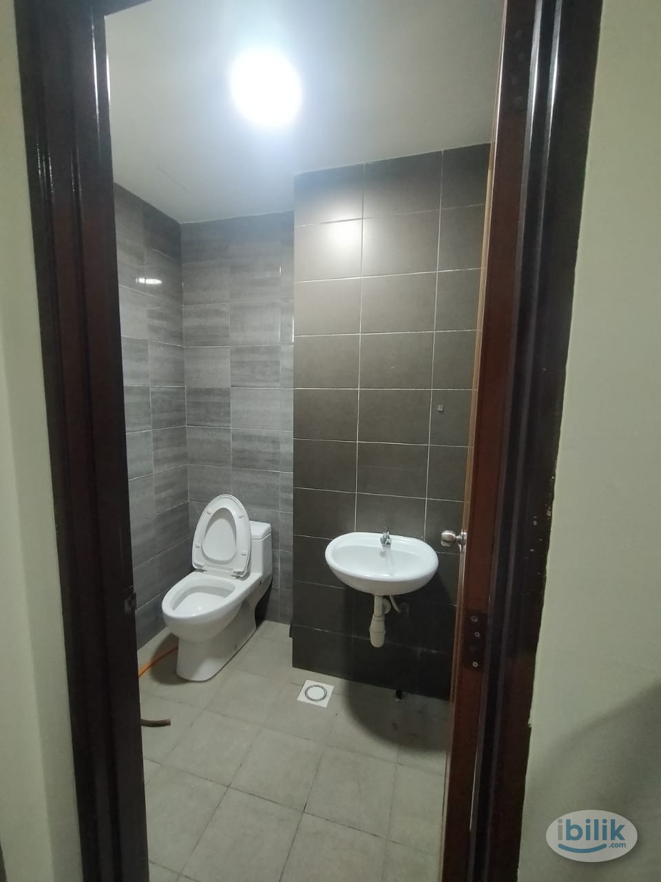 Middle Room at Symphony Tower, Balakong , Amerin Mall , C180 , Cheras