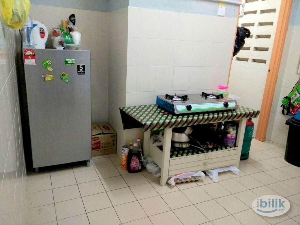 Image 1 of Middle Room at Dahlia Apartment, Setapak - Room rental in 