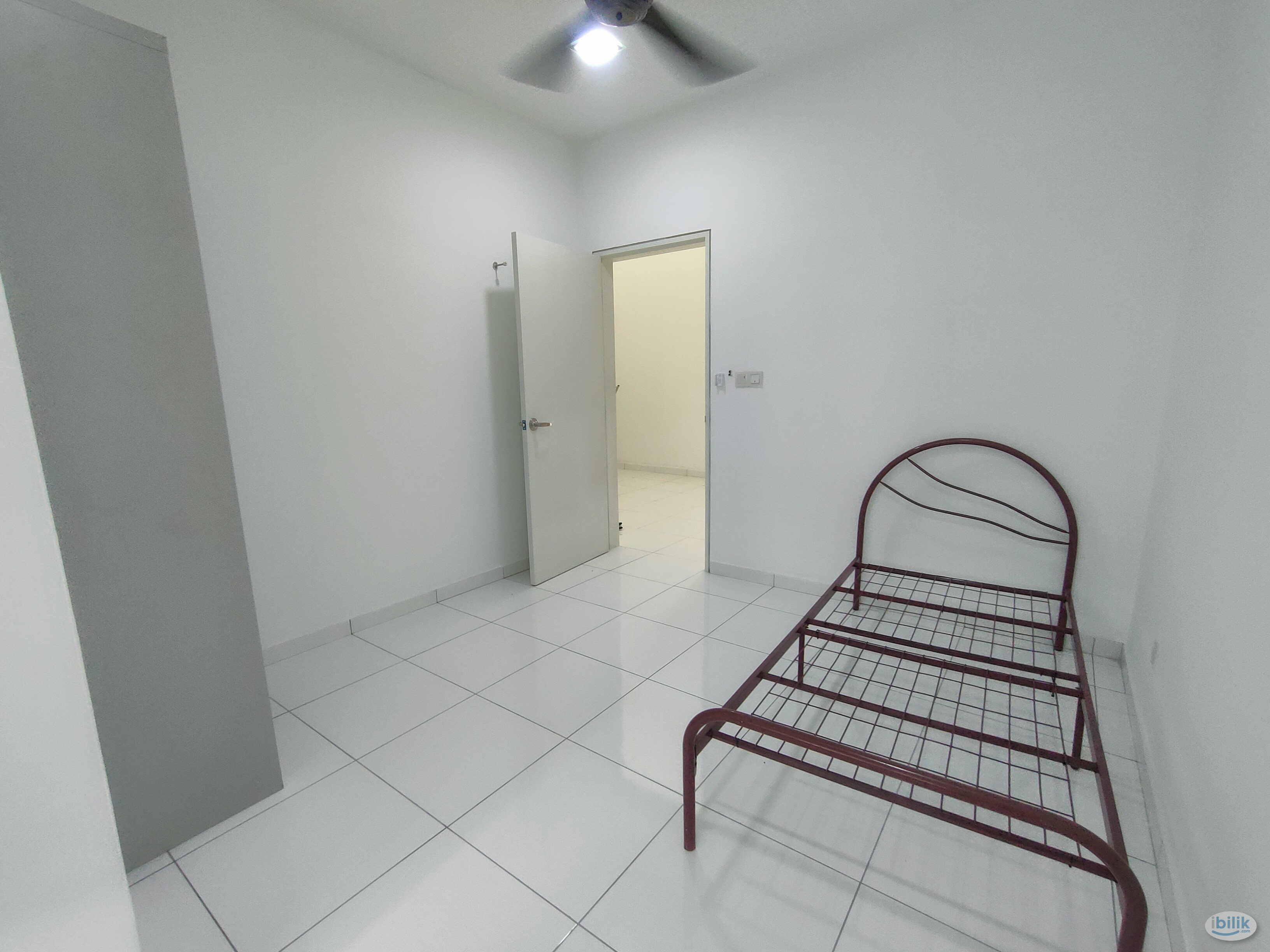 Middle Room at Nilai, Negeri Sembilan Room For Rent in