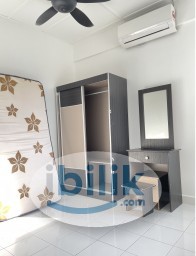 Room Rental in Petaling Jaya - middle small Room at Puncak Seri Kelana, Ara Damansara (Block 5[near guard house])