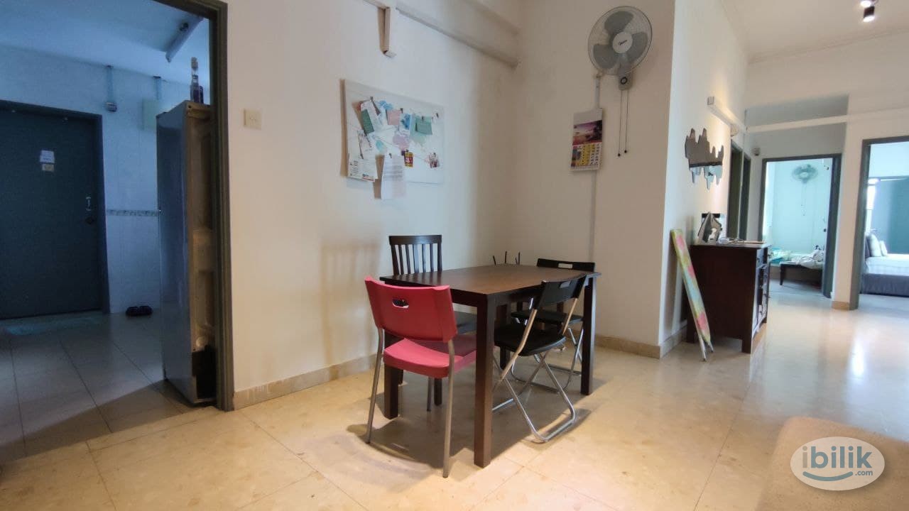 ONE MONTH DEPOSIT !!! COZY Medium Room at KLCC !! nearby offices , mall