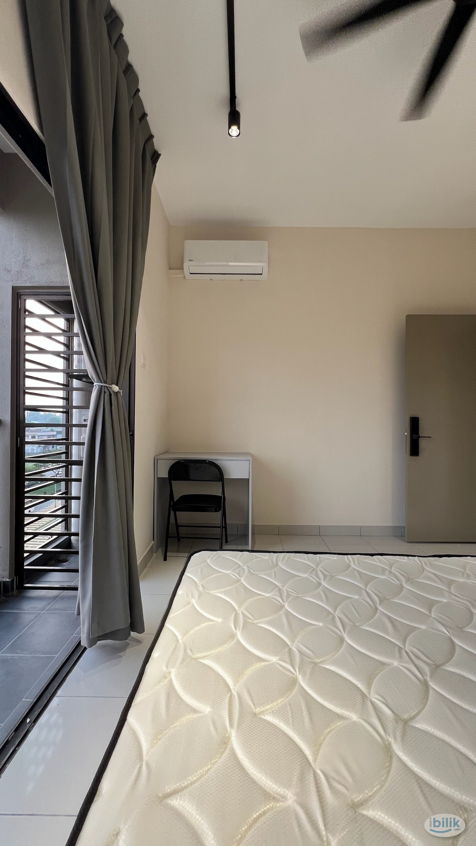Middle Room at Nilai, Negeri Sembilan Room For Rent in