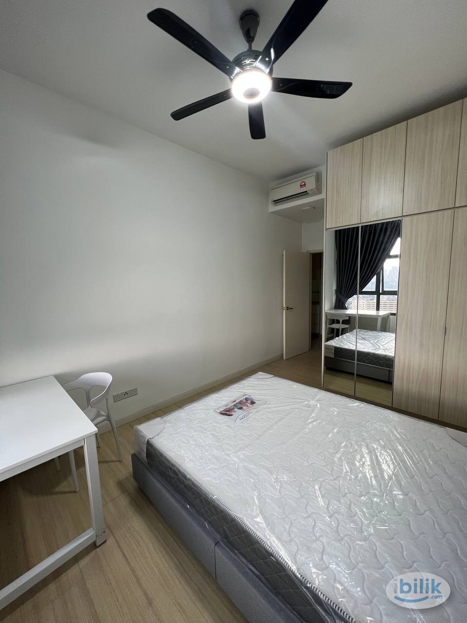 Master Room at Lakeville Residence, Jalan Ipoh Room For Rent in