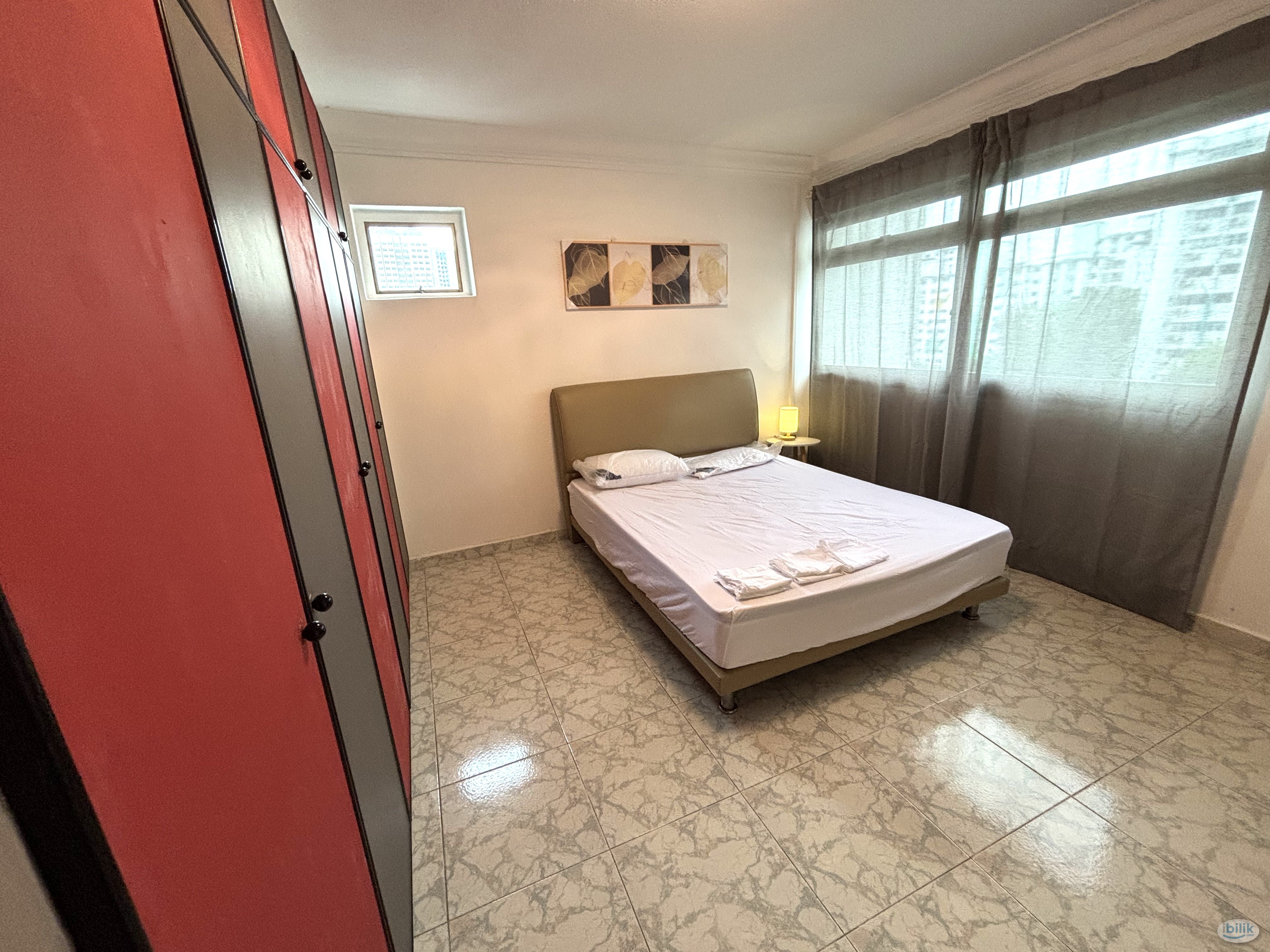 Image 2 of HUGE Room for Rent! Near to Marsiling Woodlands MRT, shower is CLEAN & RENOVATED - Room rental in 