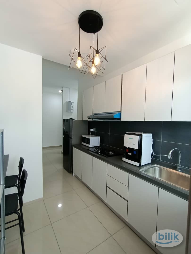 Single Room at SKS Habitat Apartment Larkin Perdana Room For Rent in